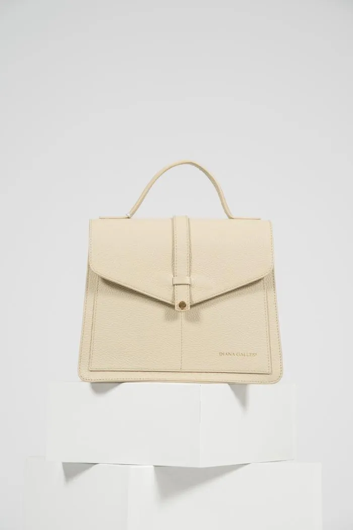 Borsa in pelle a mano con tracolla modello Kelly